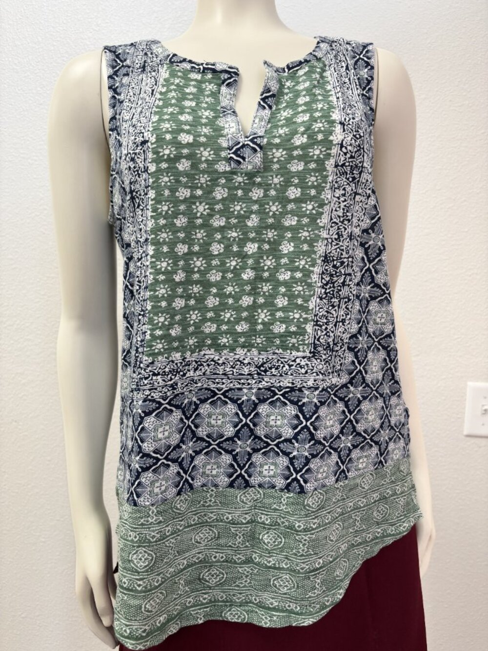 Lucky Brand Sleeveless Mixed Print Tank Top Sage Green Navy Size Medium